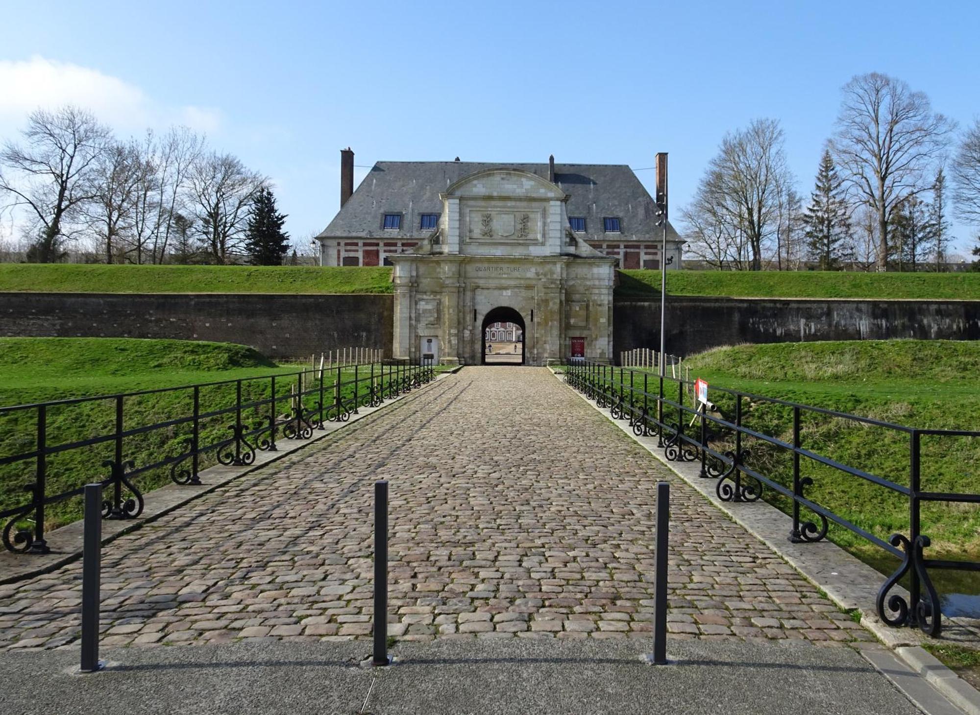 Apartamento La Ruche Arrageoise - Parking Gratuit - Cozy - Grand Lit - Long Sejour Arras Exterior foto